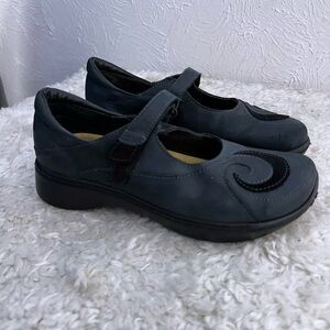 Naot Ladies Shoes 38 US 7 - 7.5 Mary Jane Comfort Flats Blue  Leather Sea Swirl